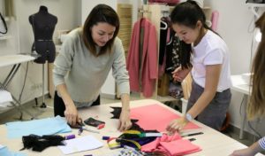 Read more about the article Сложно ли учиться на дизайнера одежды?